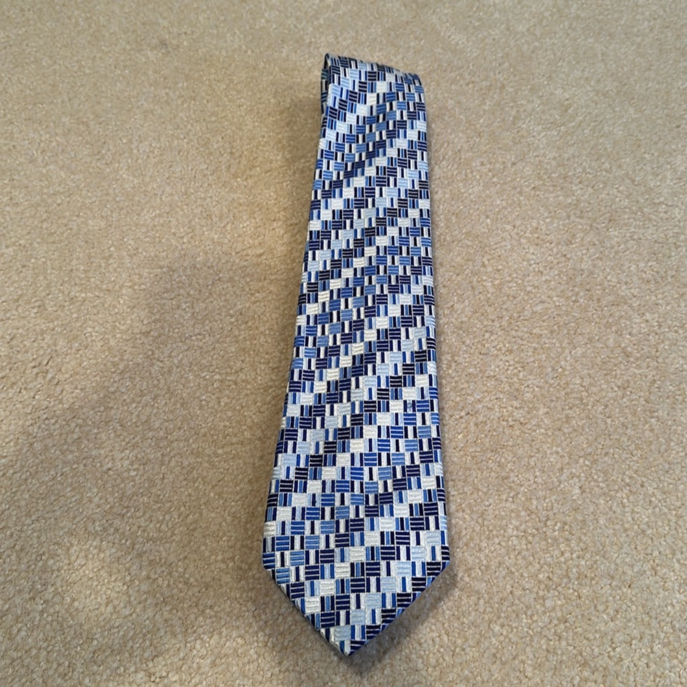 Duchamp London beautiful tie